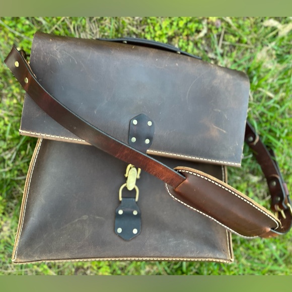 Leather bag. South Life Company. Handmade, Excellent condition and high quality - Picture 2 of 6